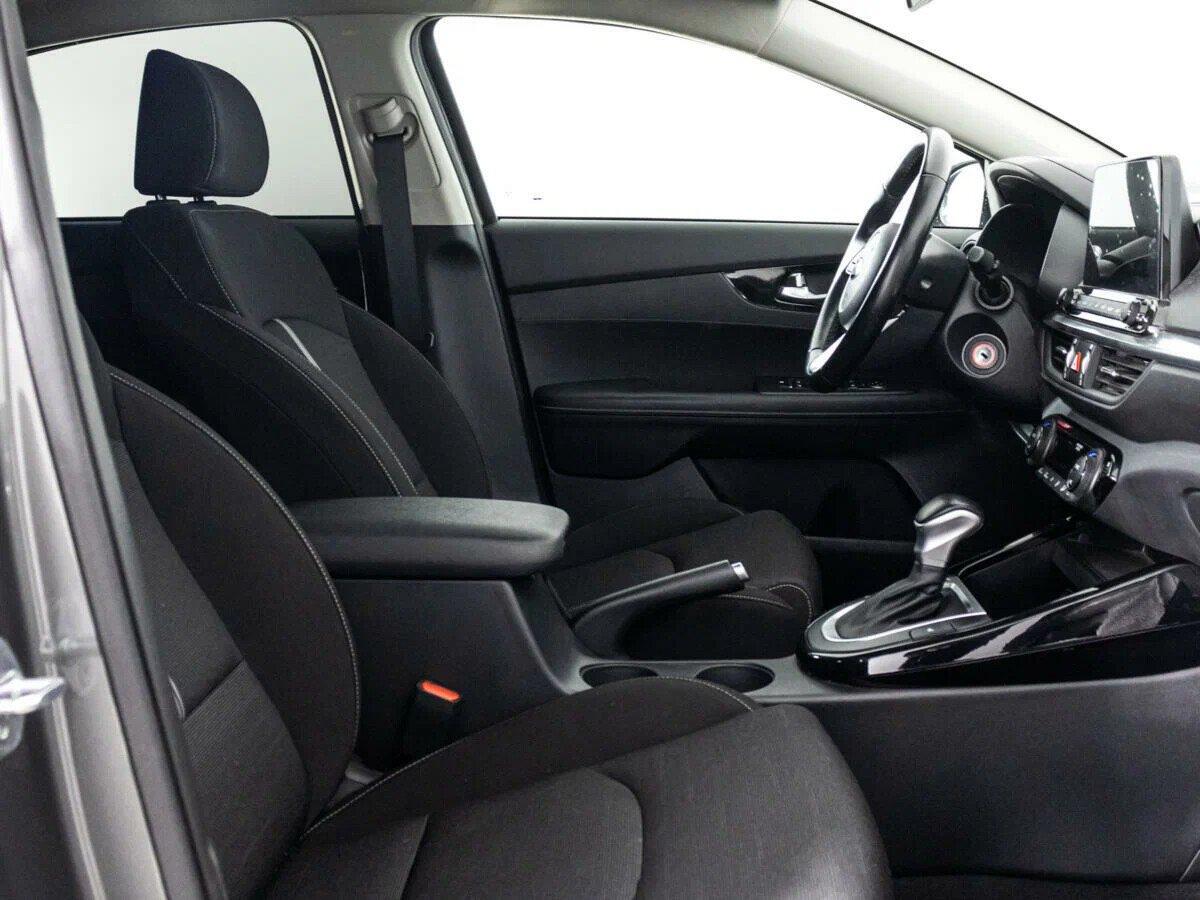 Kia Cerato 2021, серый