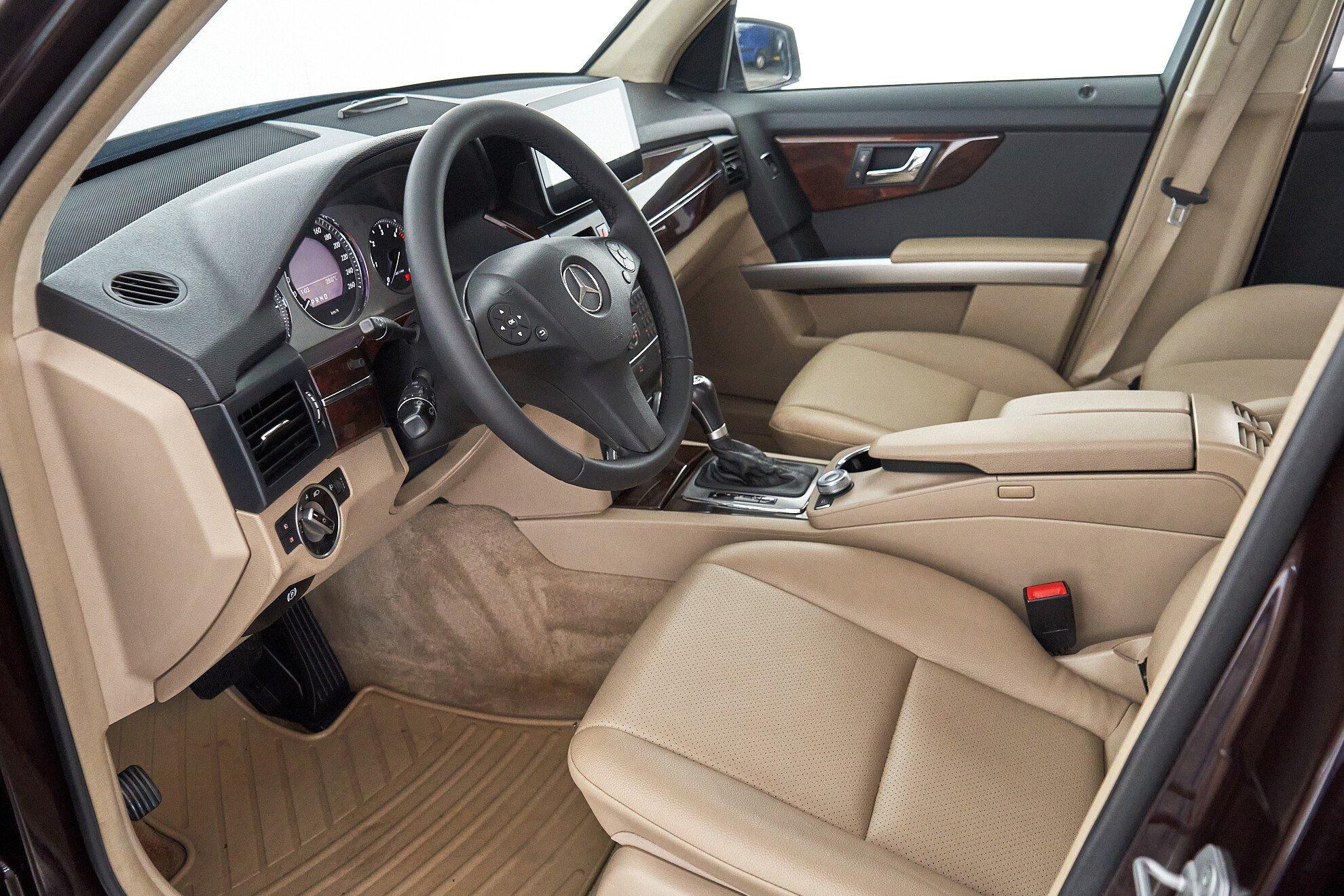 Mercedes-Benz GLK-Класс 2010, коричневый