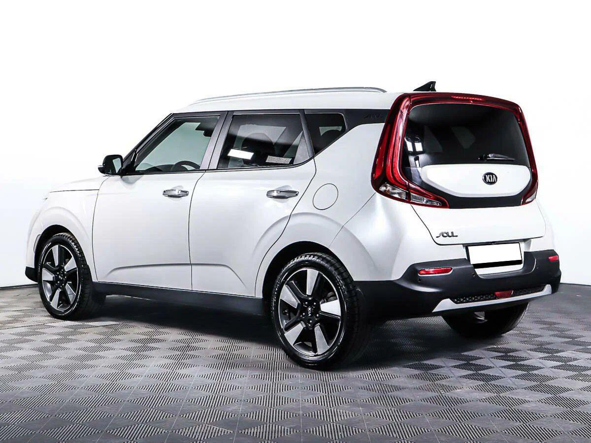 Kia Soul 2021, белый