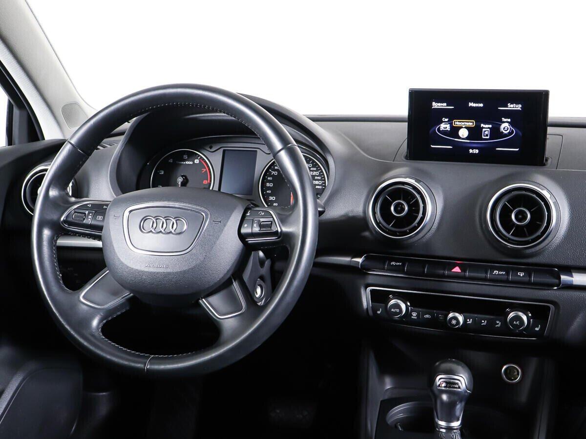 Audi A3 2016, белый