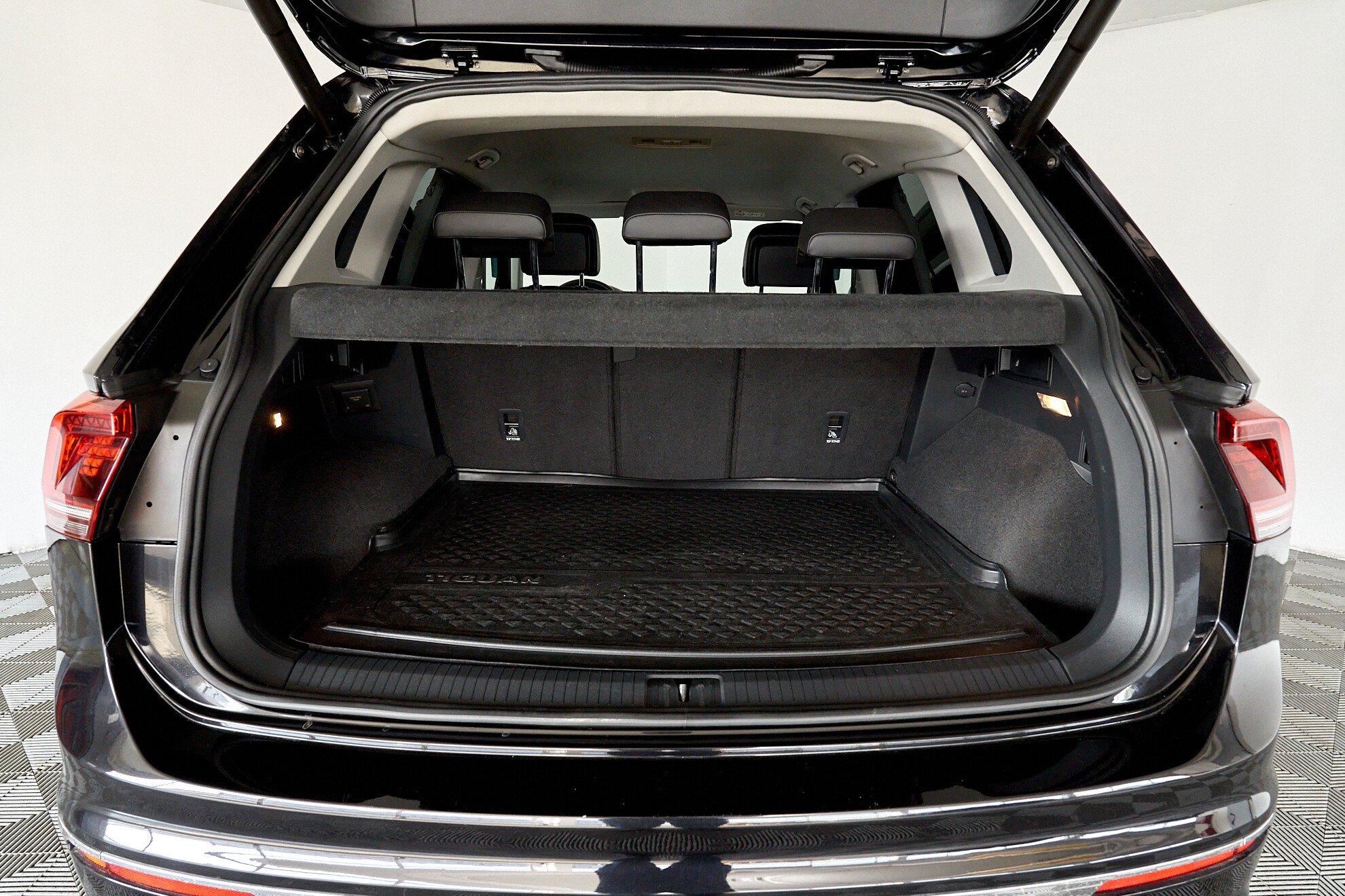 Volkswagen Tiguan 2018, черный