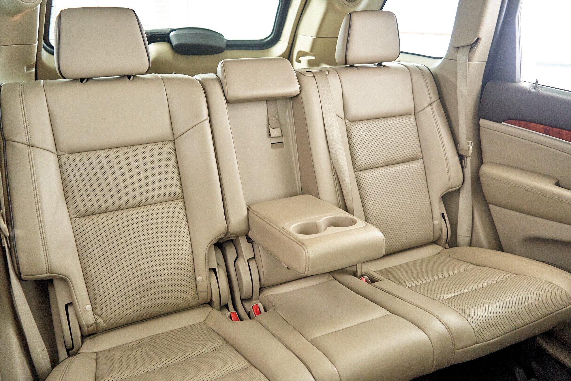 Jeep Grand Cherokee 2010, белый