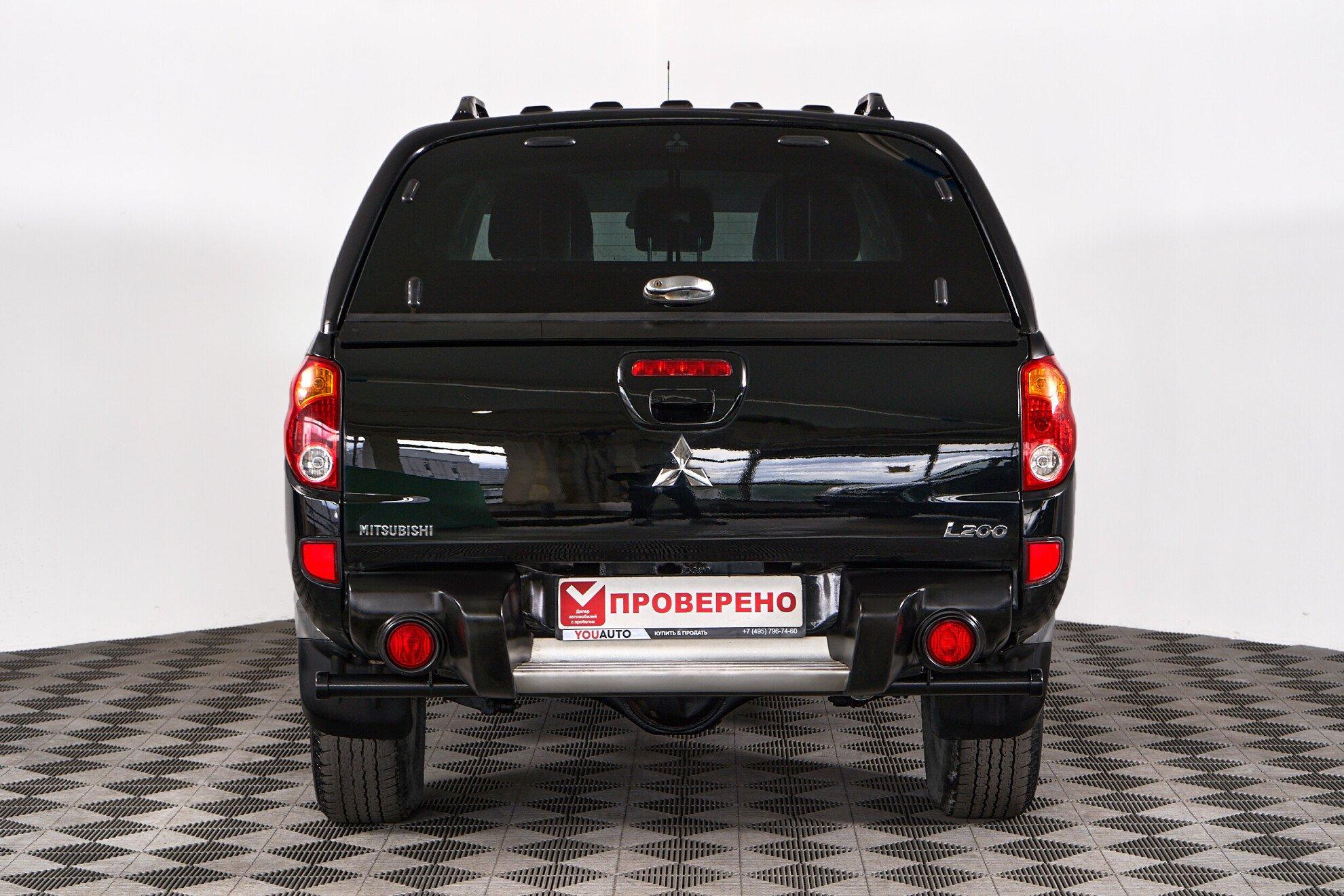 Mitsubishi L200 2014, черный