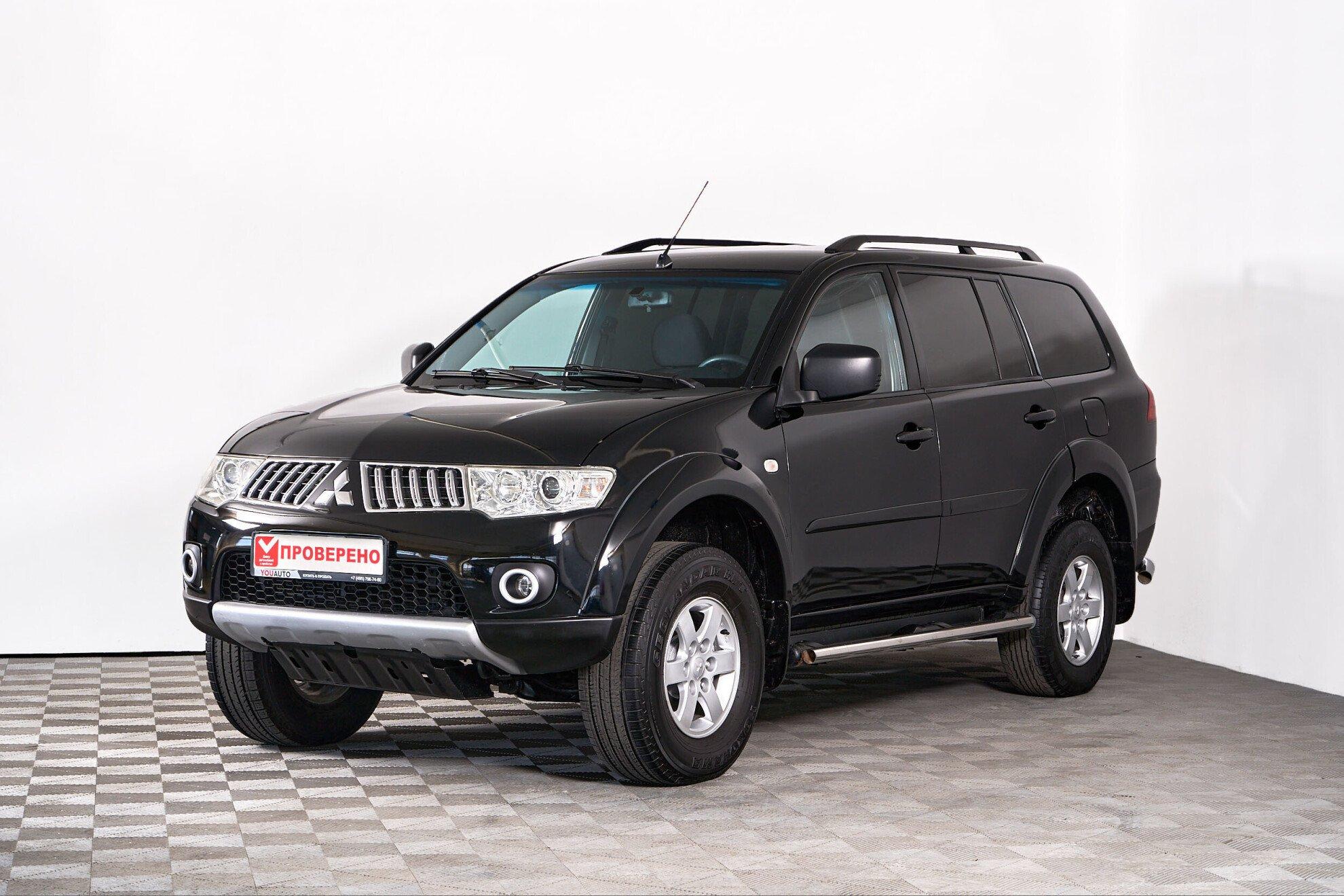 Mitsubishi Pajero Sport 2012, черный