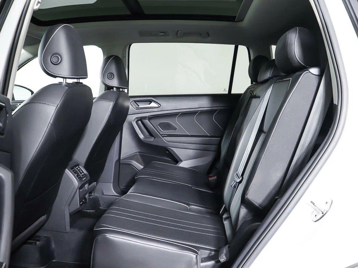 Volkswagen Tiguan 2023, белый