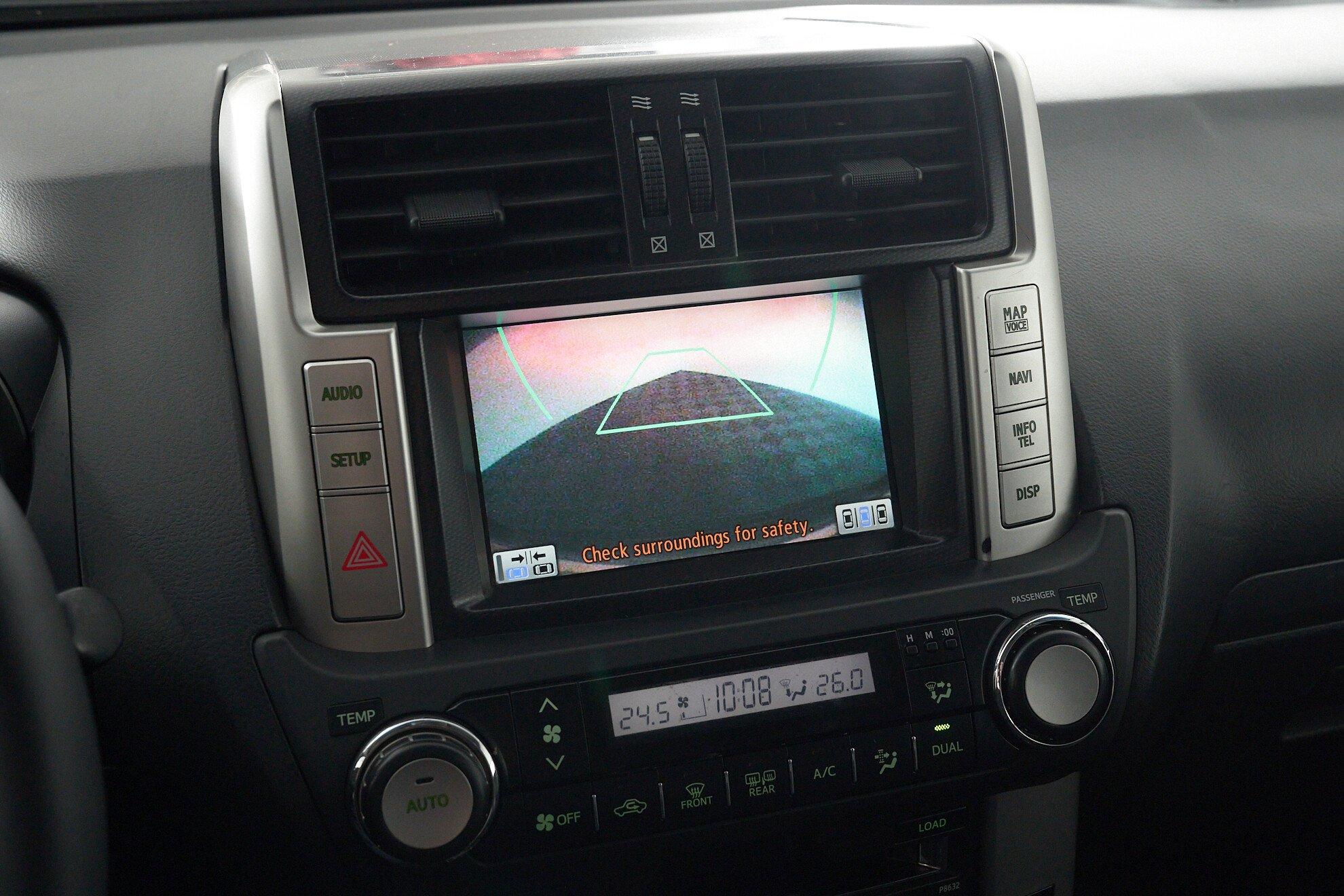 Toyota Land Cruiser Prado 2011, серый