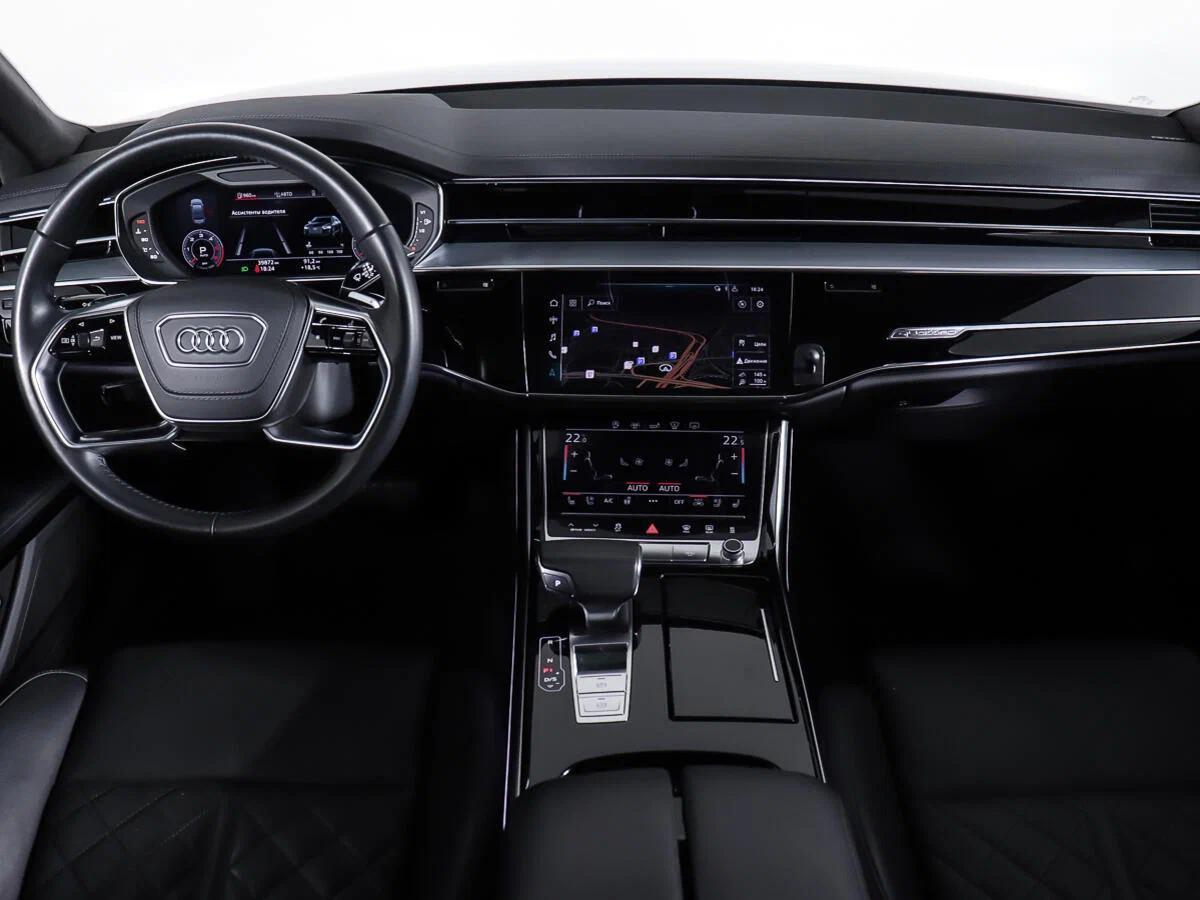 Audi A8 2020, серый