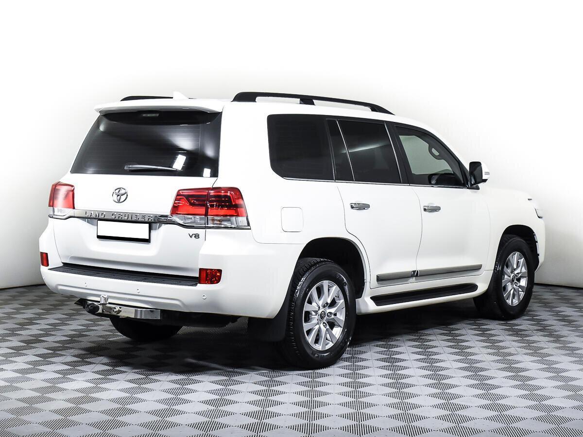 Toyota Land Cruiser 2020, белый