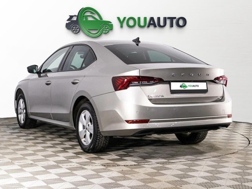 Skoda Octavia 2021, коричневый