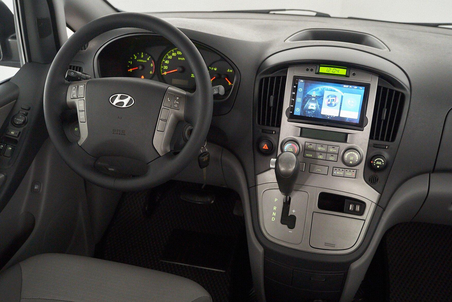 Hyundai Grand Starex 2010, черный