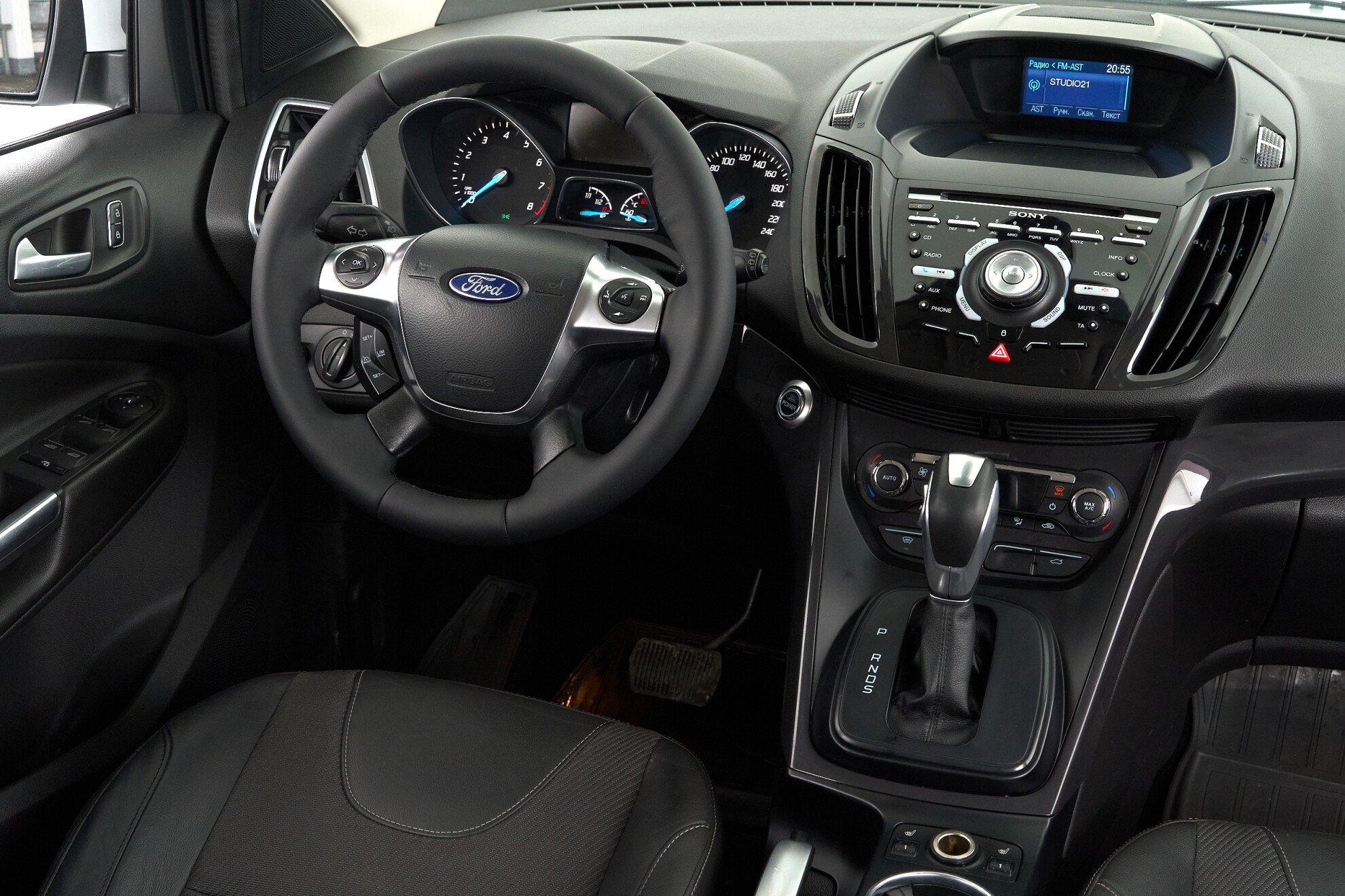 Ford Kuga 2013, белый