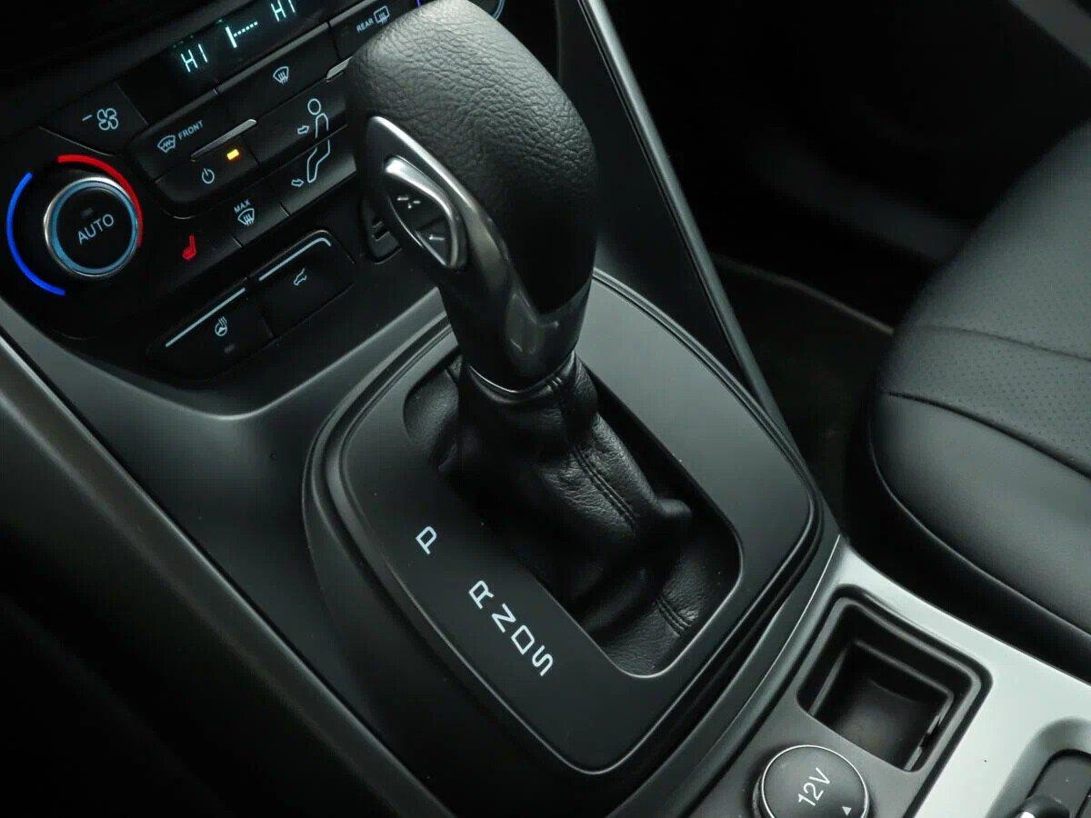 Ford Kuga 2019, белый