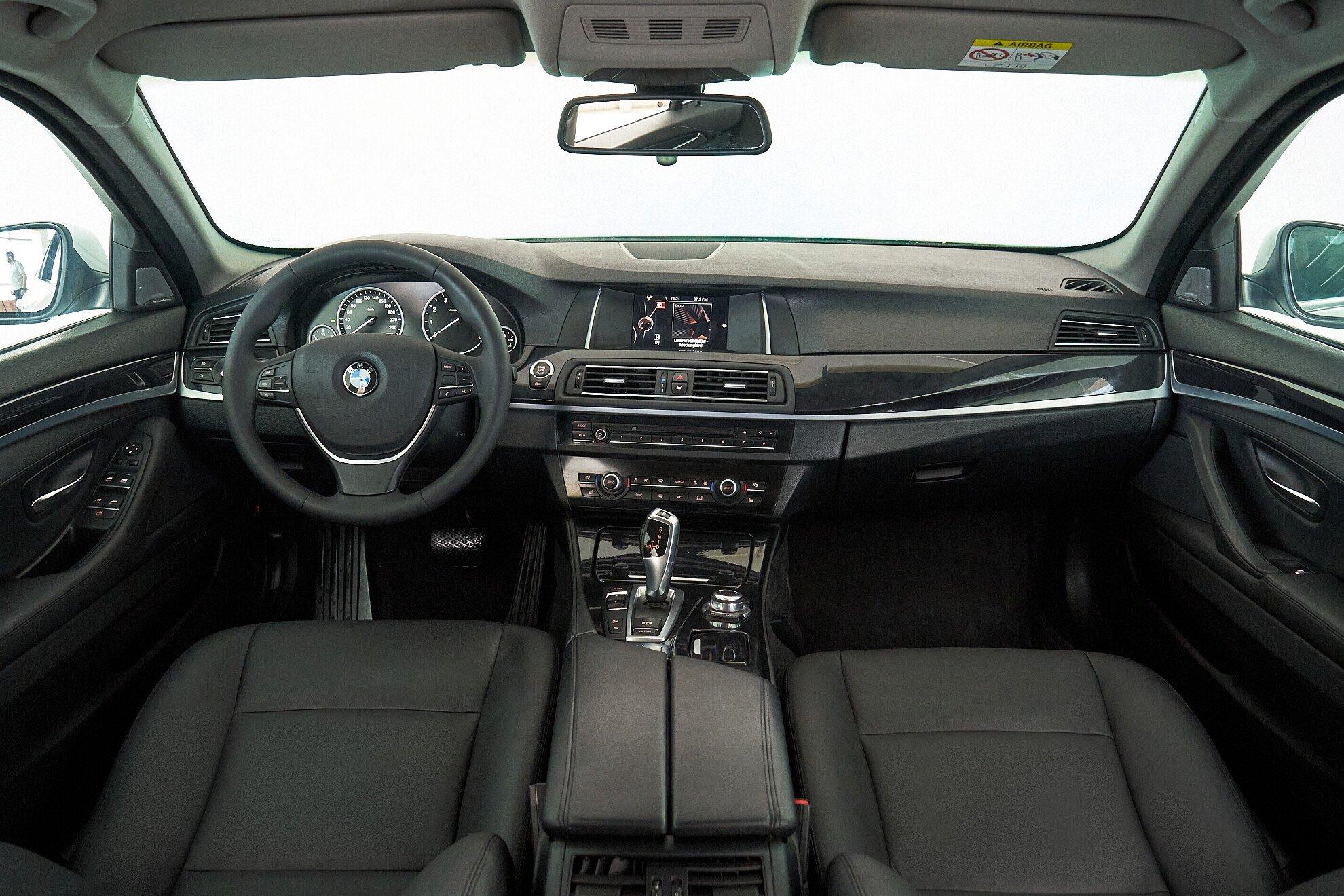 BMW 5 серии 2014, белый