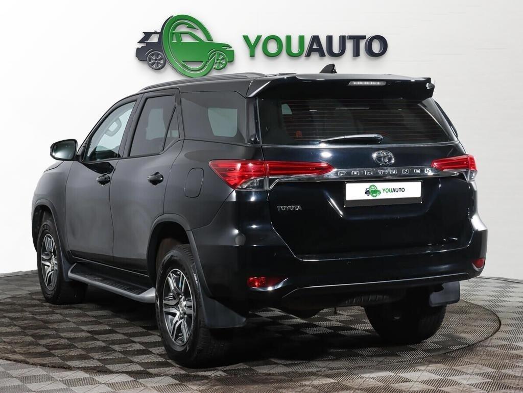 Toyota Fortuner 2020, черный