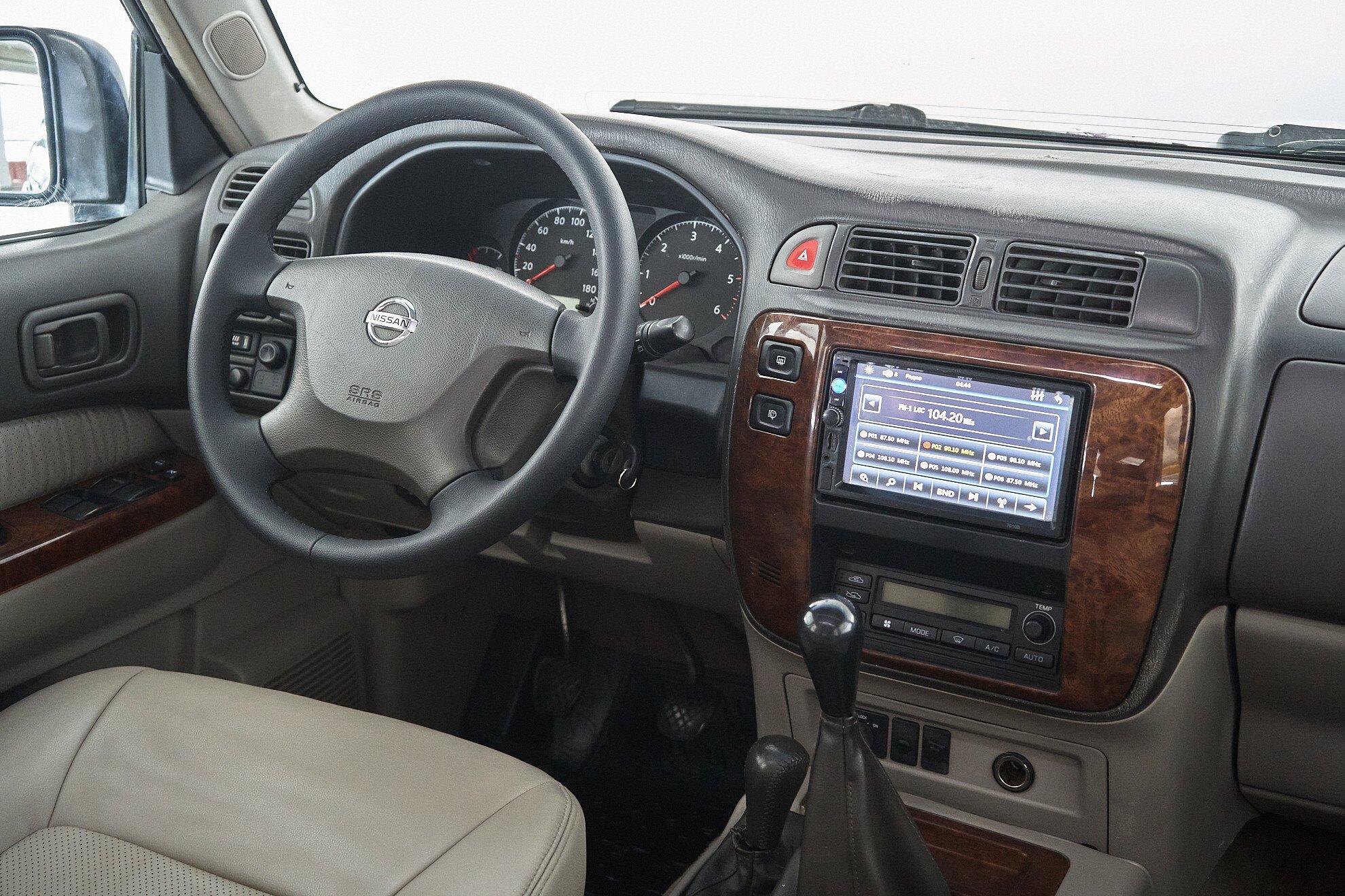 Nissan Patrol 2004, синий