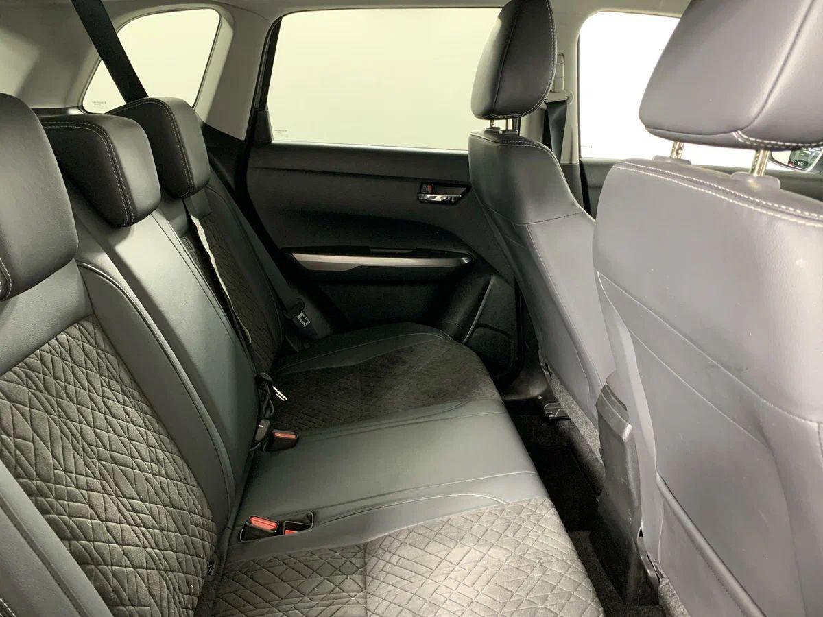 Suzuki Vitara 2021, серый