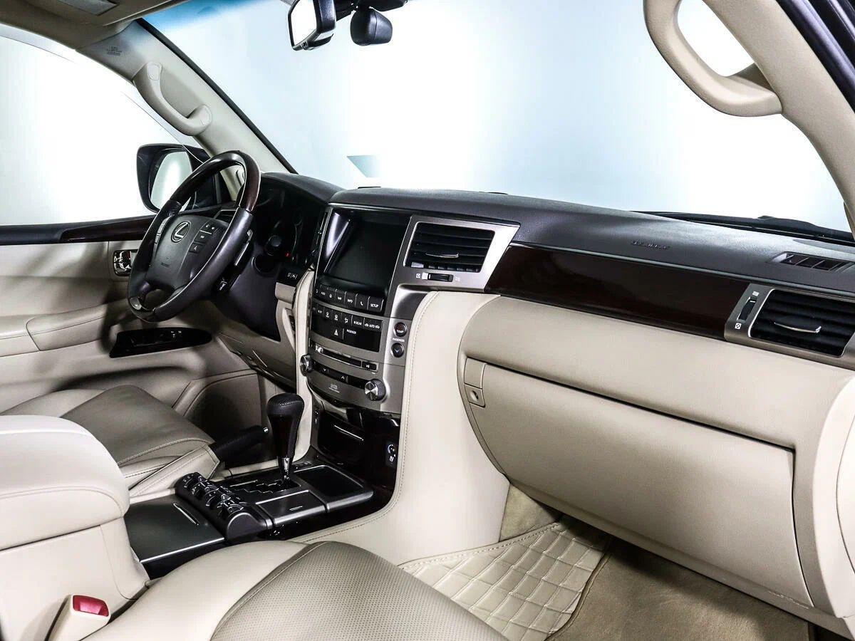 Lexus LX 2014, серый