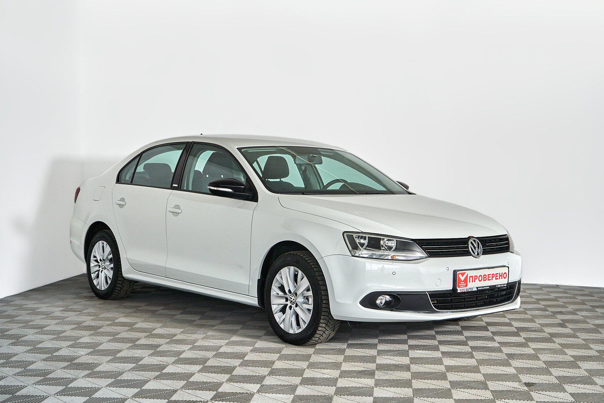 Volkswagen Jetta 2014, белый