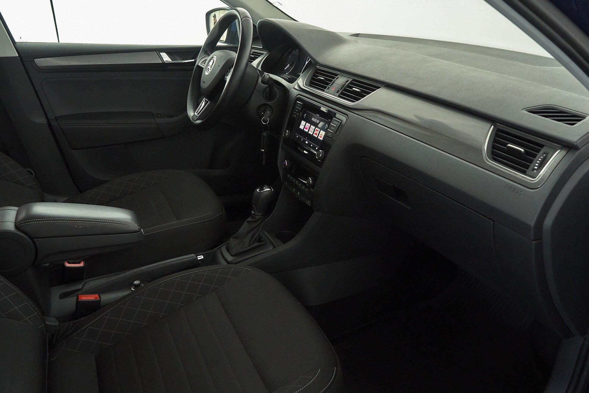 Skoda Rapid 2017, синий