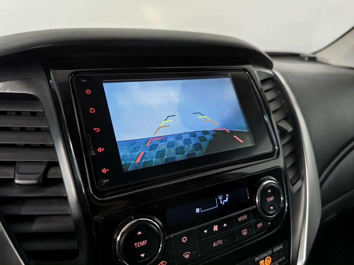 Mitsubishi Pajero Sport 2020, серый