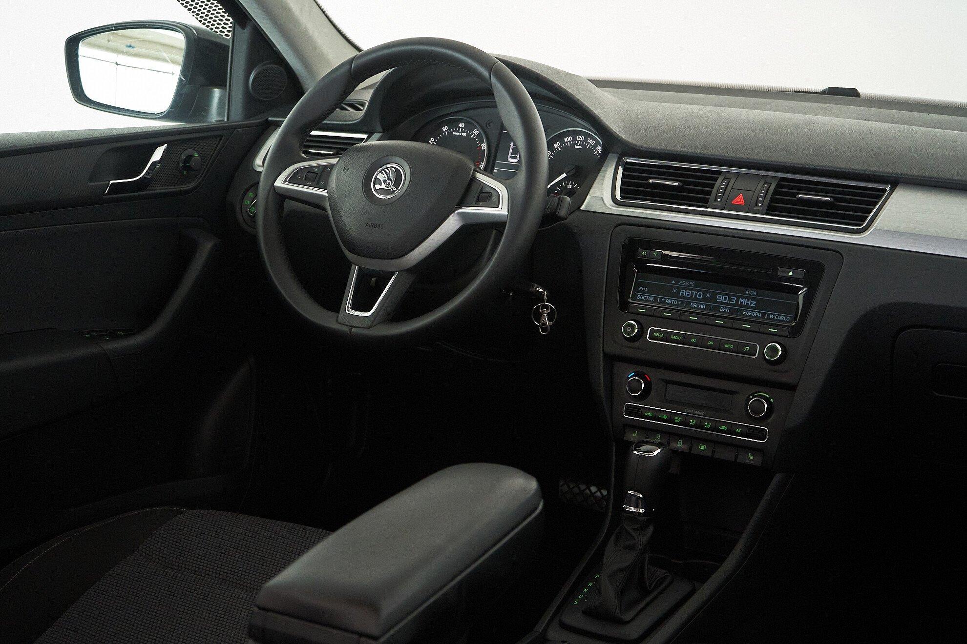 Skoda Rapid 2014, черный
