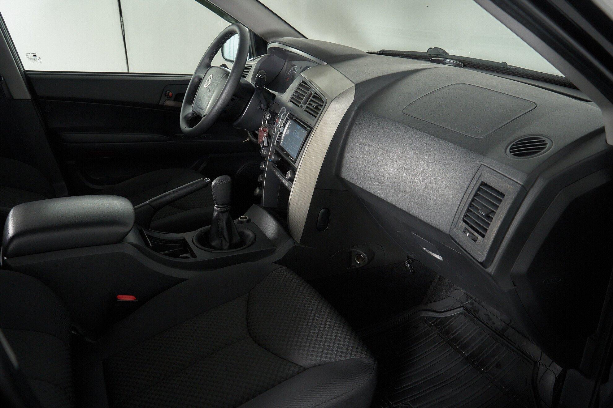 SsangYong Kyron 2013, черный