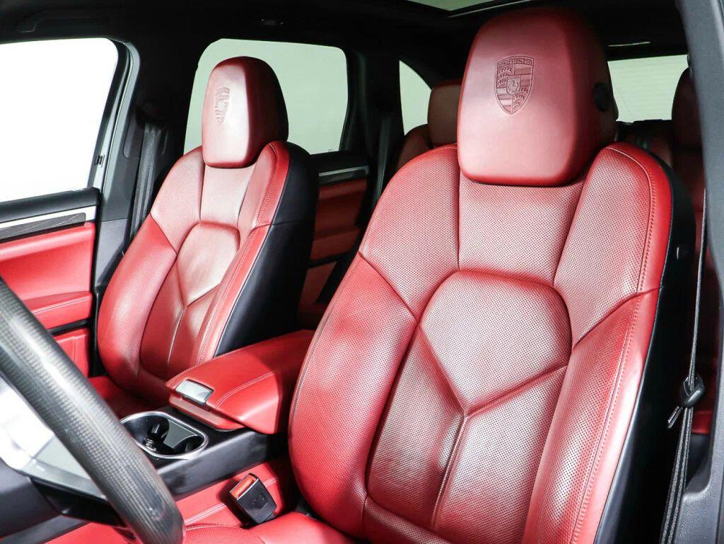 Porsche Cayenne 2018, черный