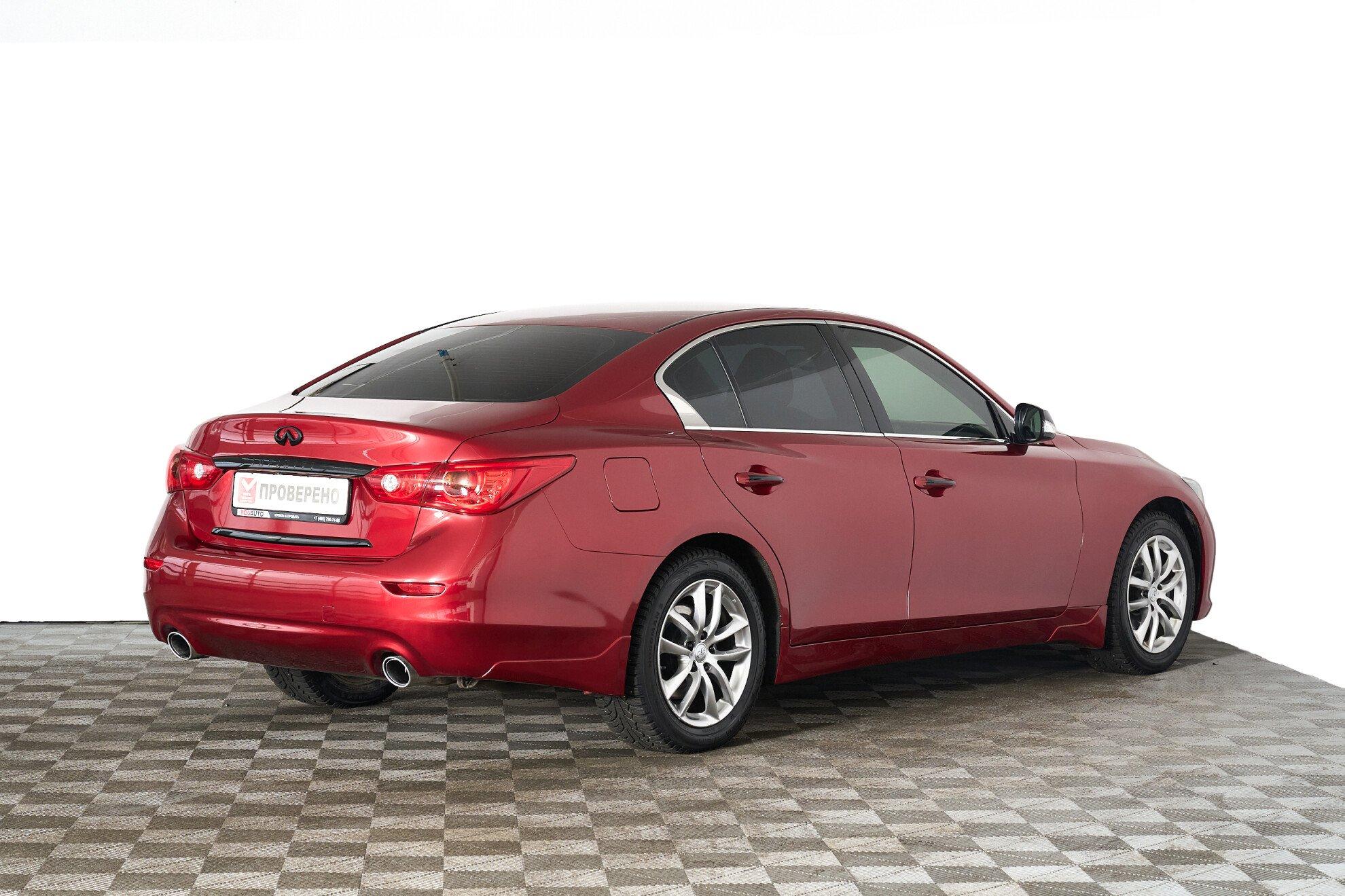 Infiniti Q50 2016, красный