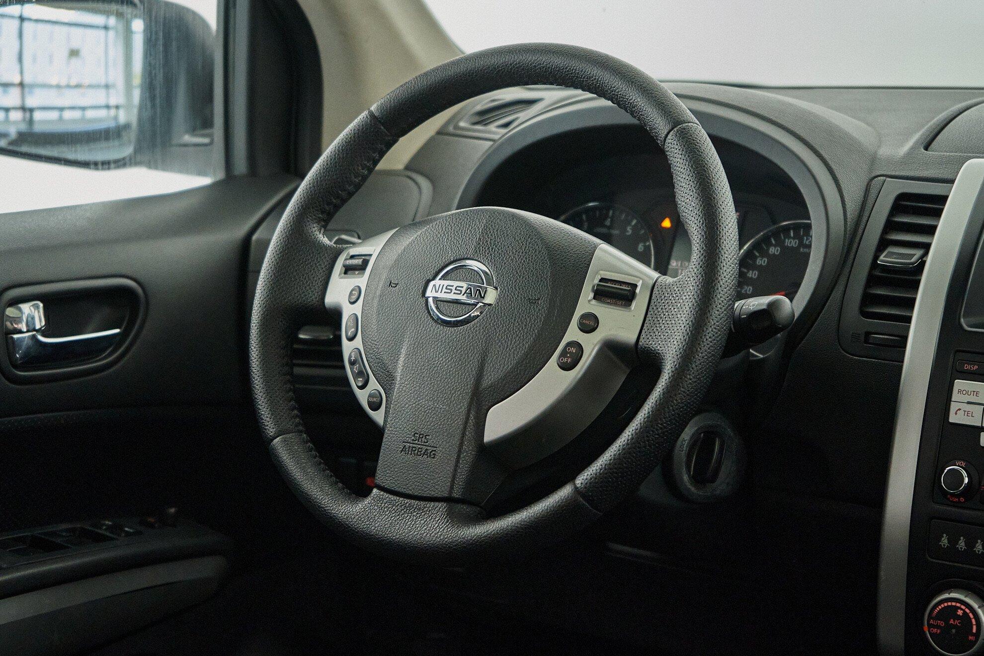 Nissan X-Trail 2013, серебряный