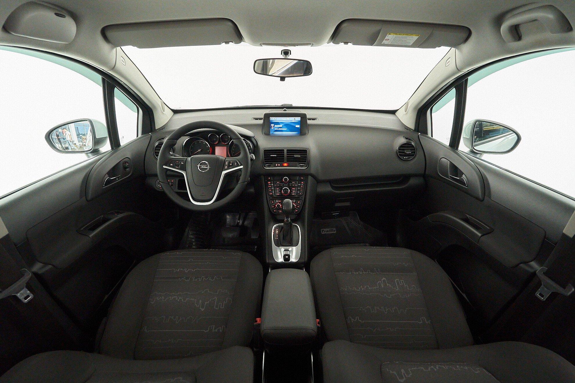 Opel Meriva 2012, белый
