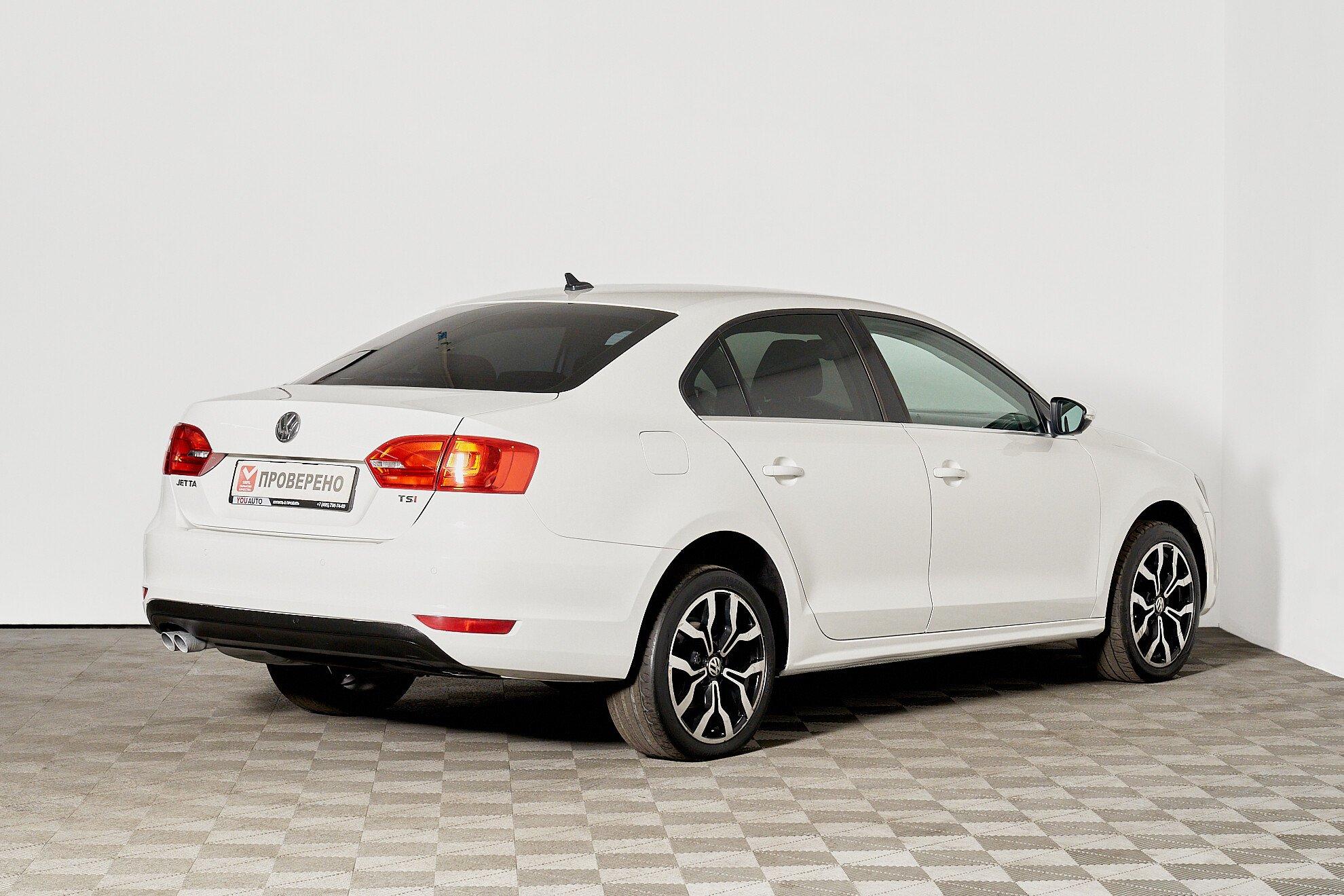 Volkswagen Jetta 2011, белый