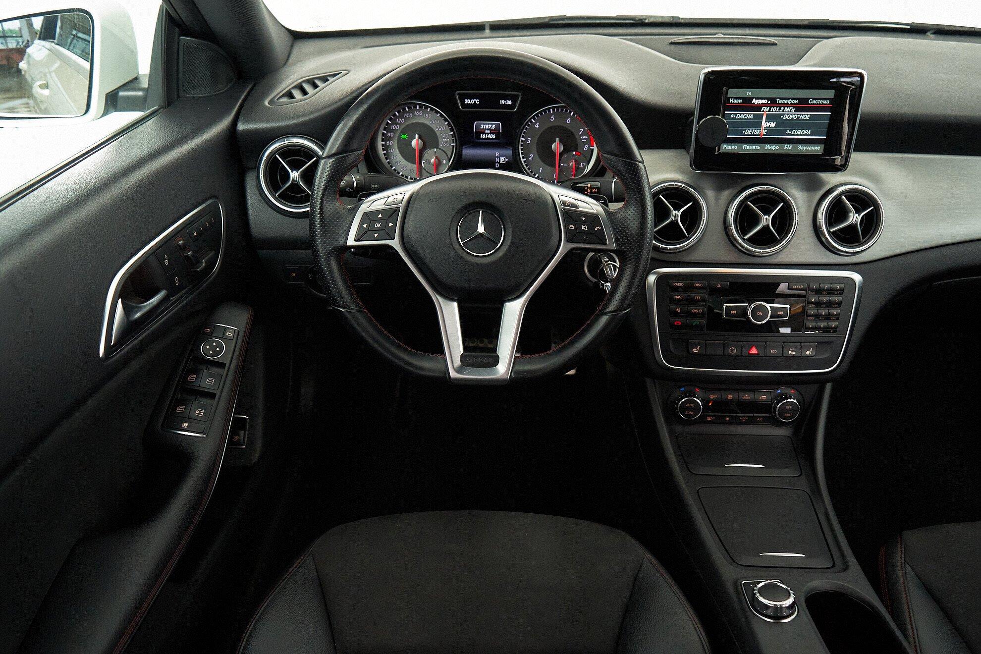 Mercedes-Benz CLA 2013, белый