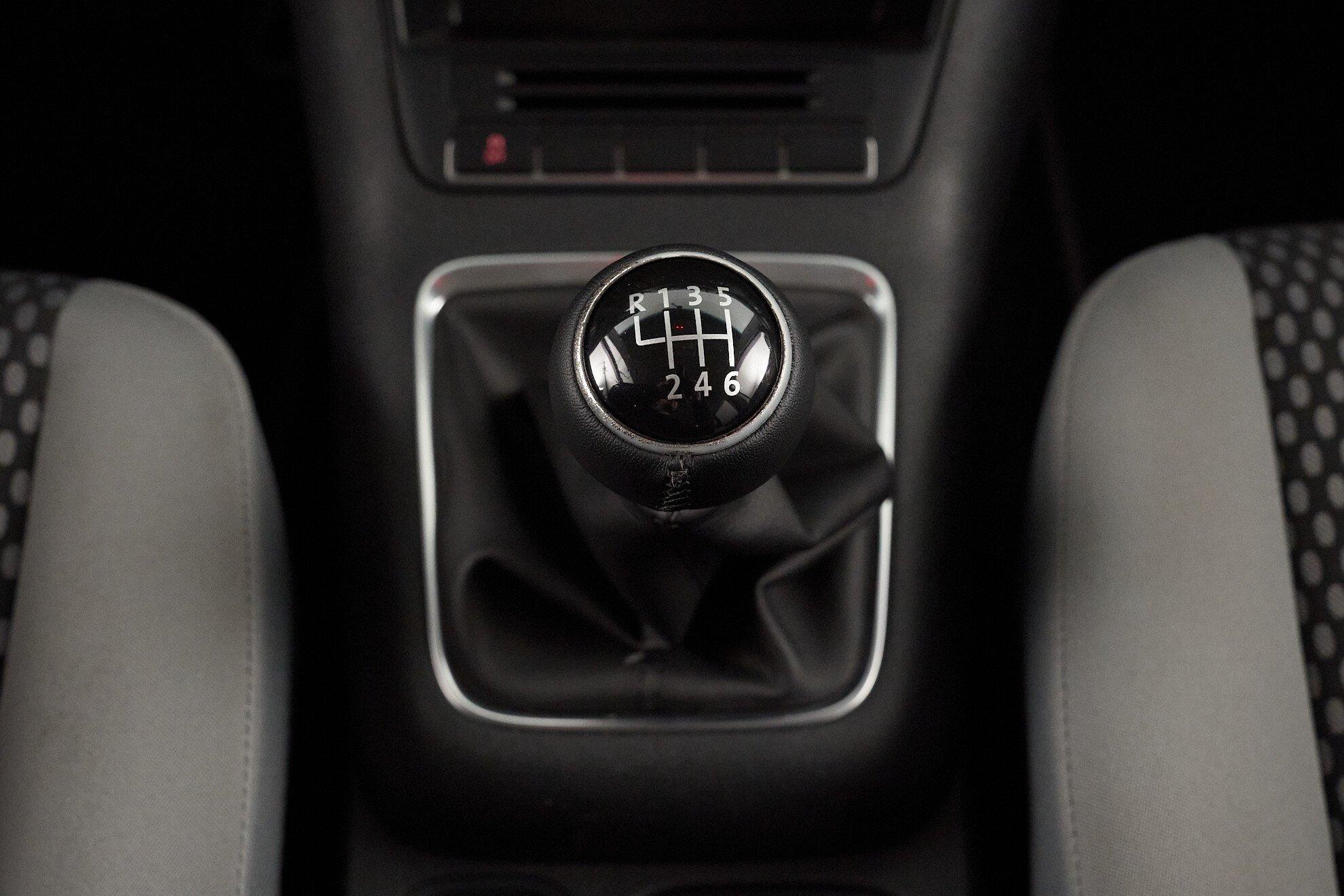 Volkswagen Tiguan 2011, серебряный