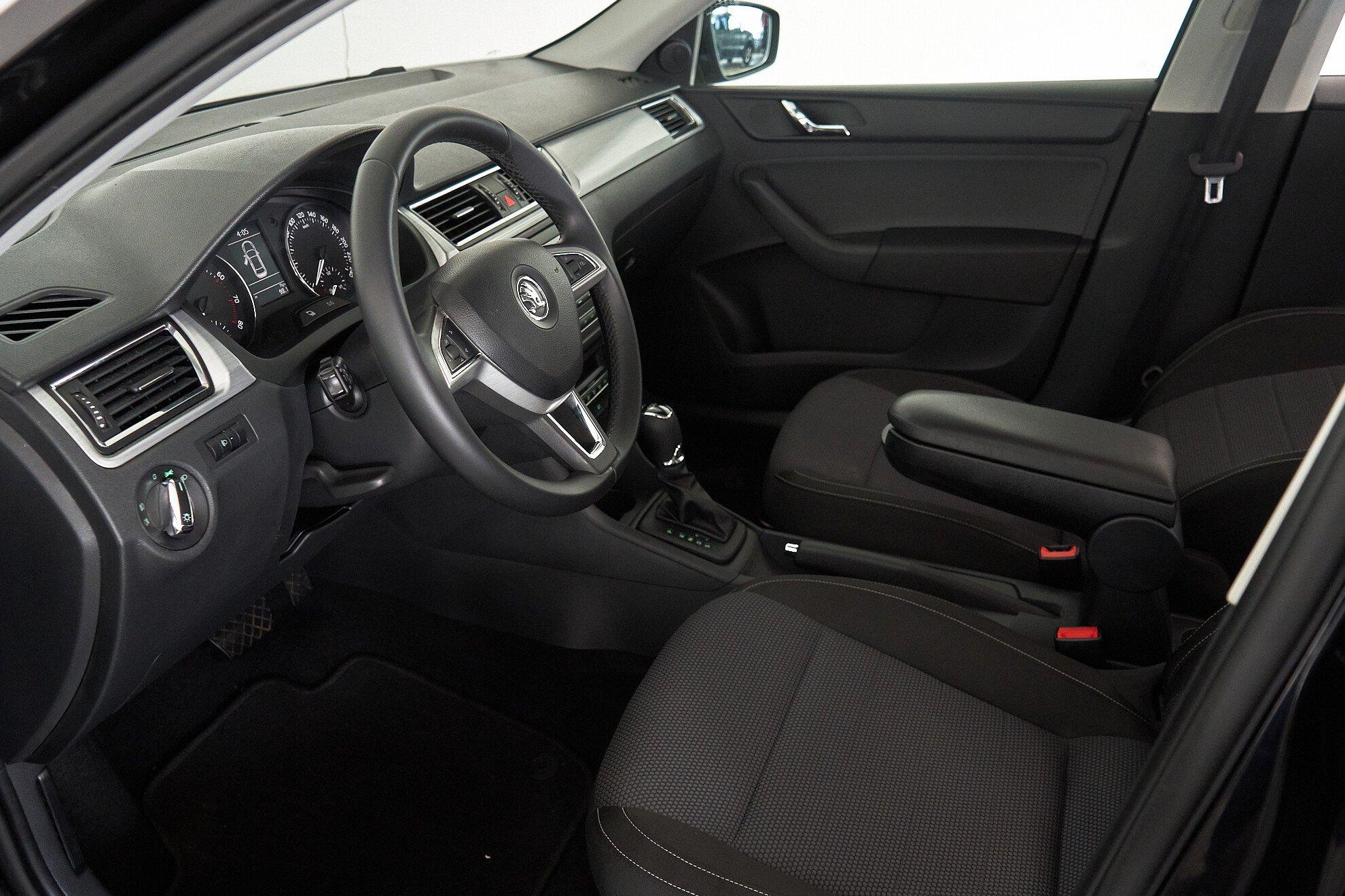 Skoda Rapid 2014, черный