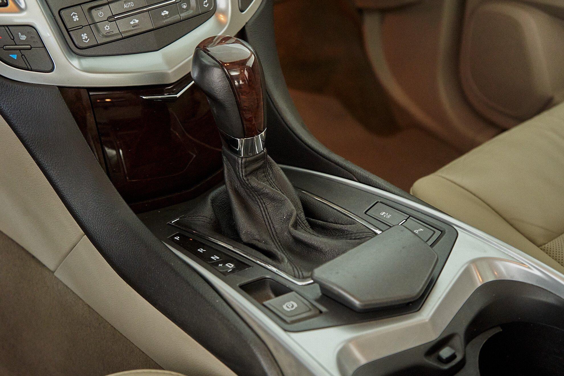 Cadillac SRX 2010, черный