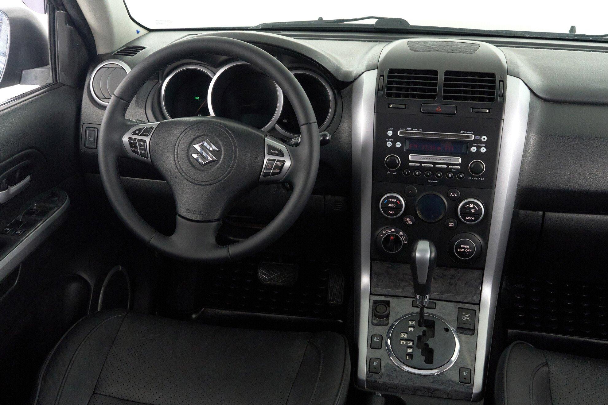 Suzuki Grand Vitara 2012, черный