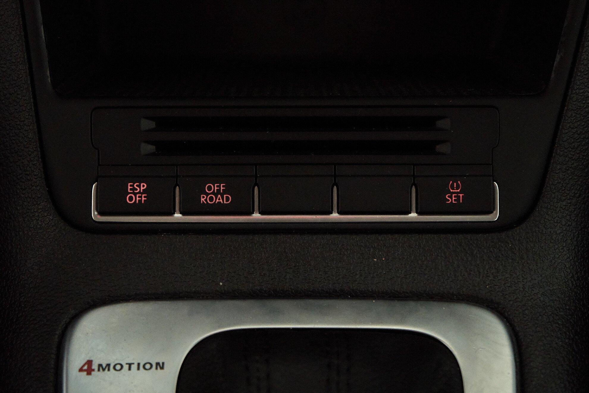 Volkswagen Tiguan 2011, синий