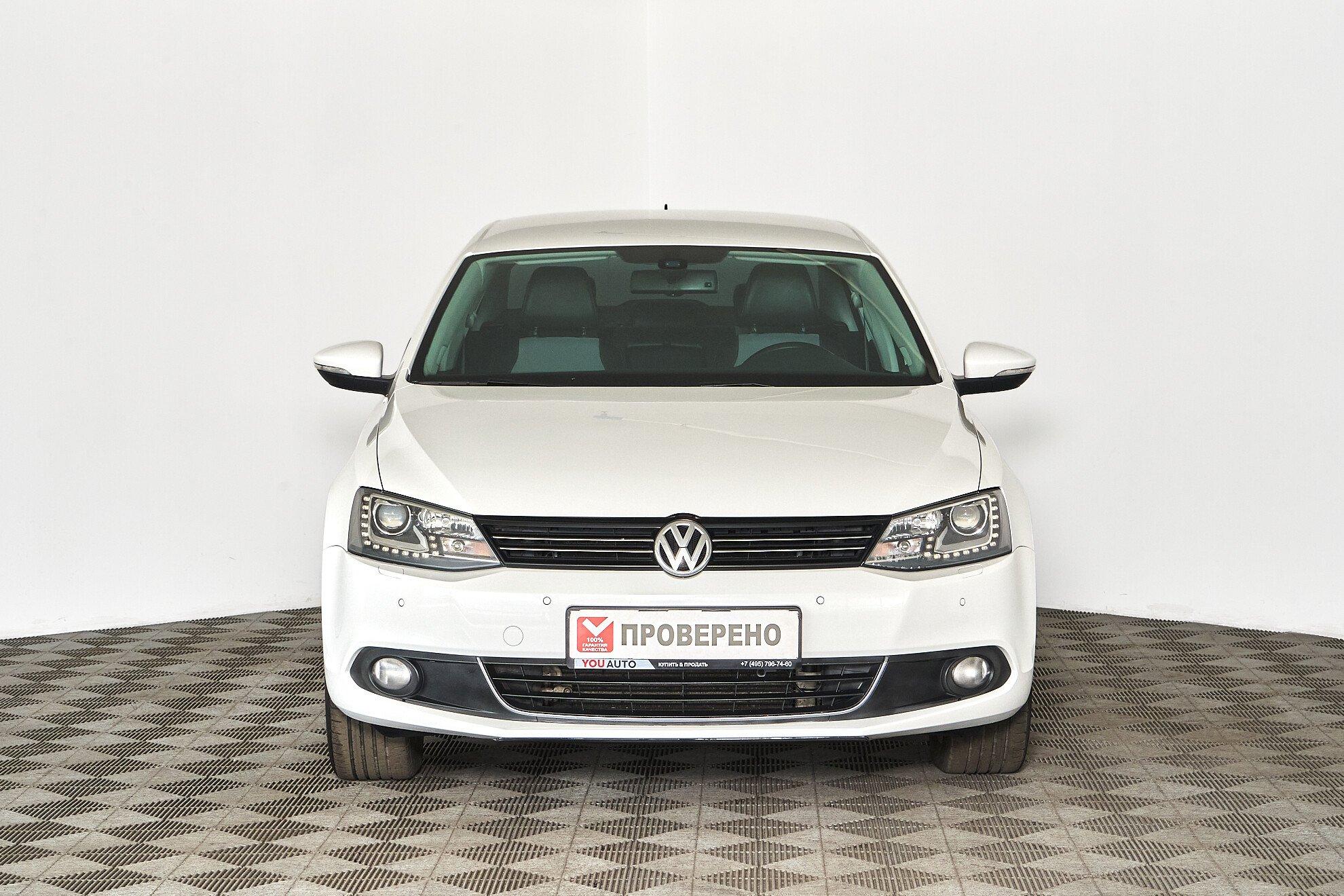Volkswagen Jetta 2014, белый