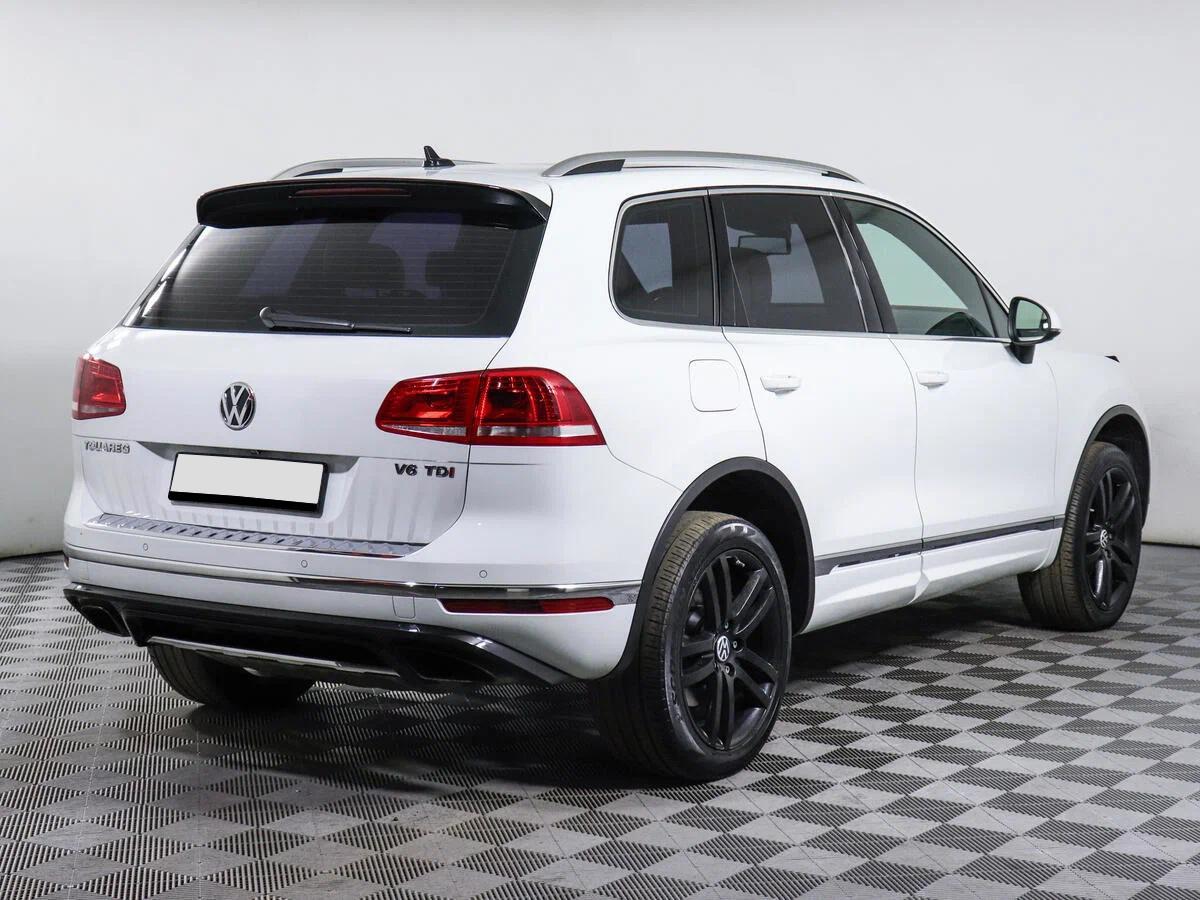 Volkswagen Touareg 2017, белый