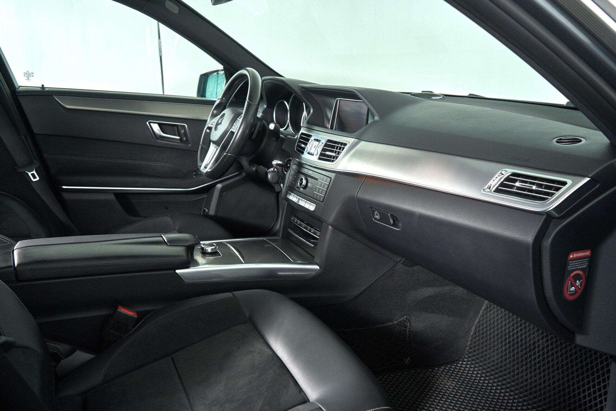 Mercedes-Benz E-Класс 2015, серый