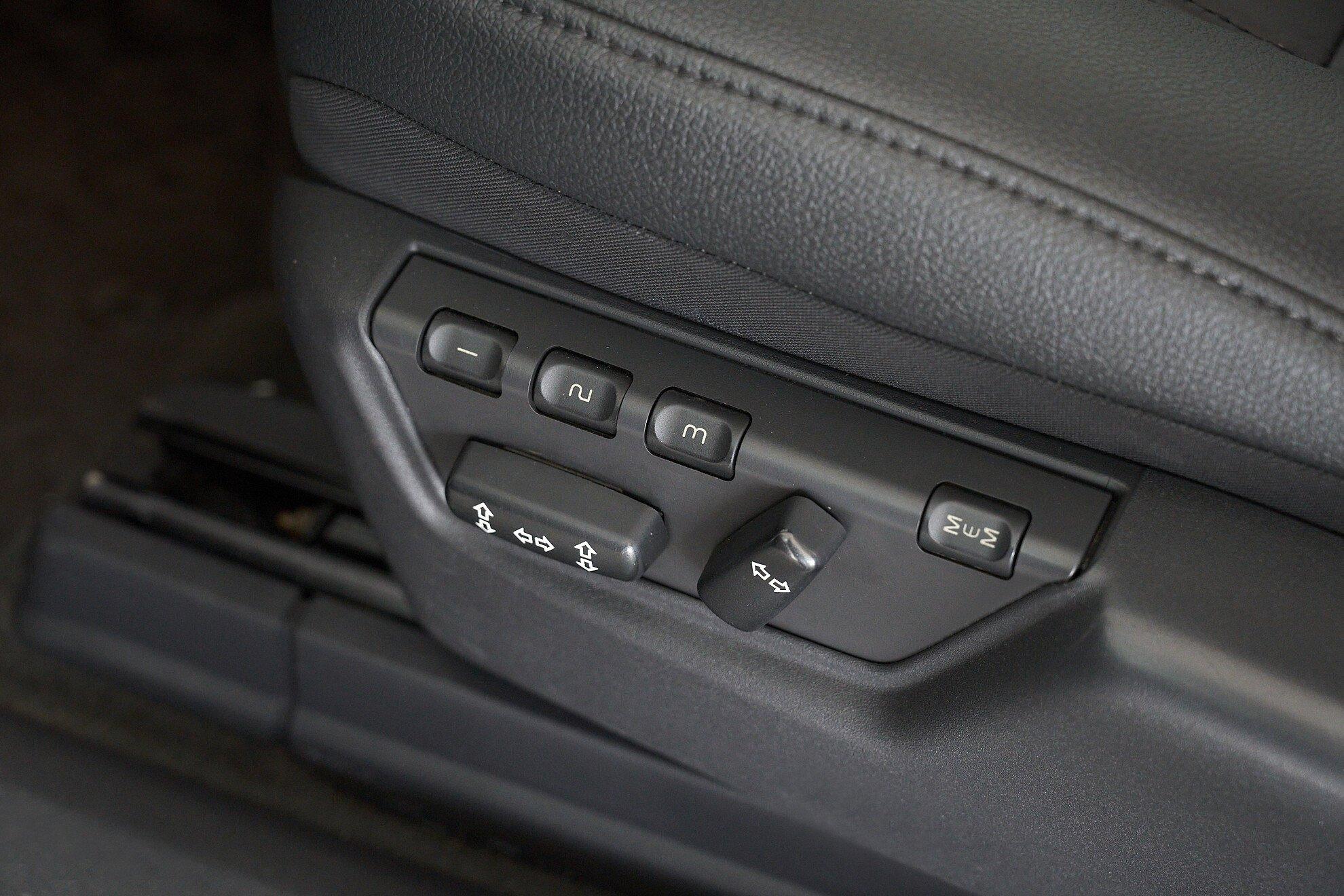 Volvo XC90 2010, серебряный