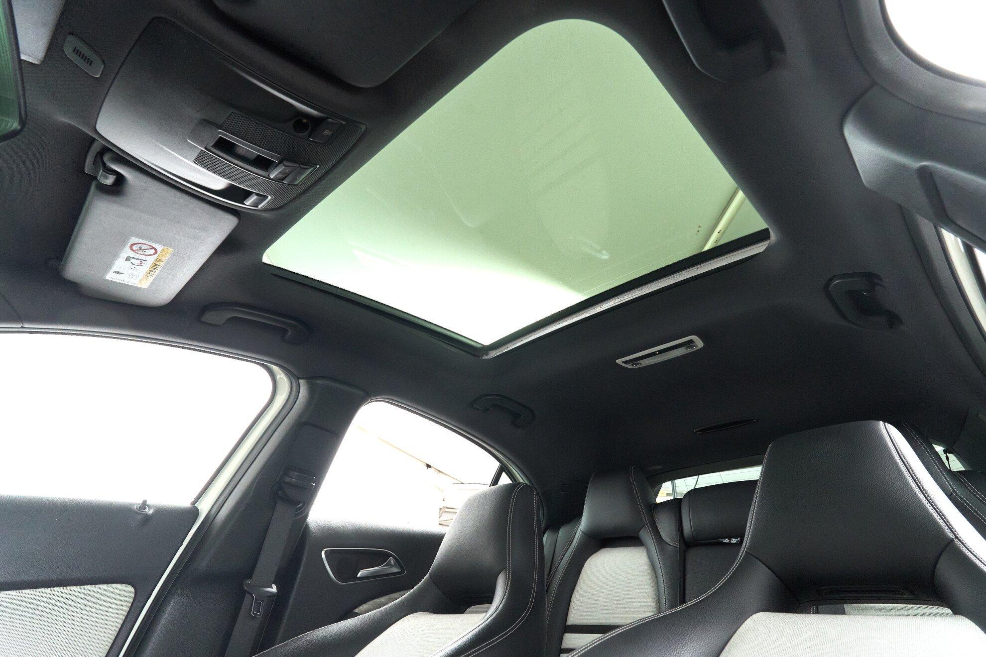 Mercedes-Benz A-Класс 2013, белый