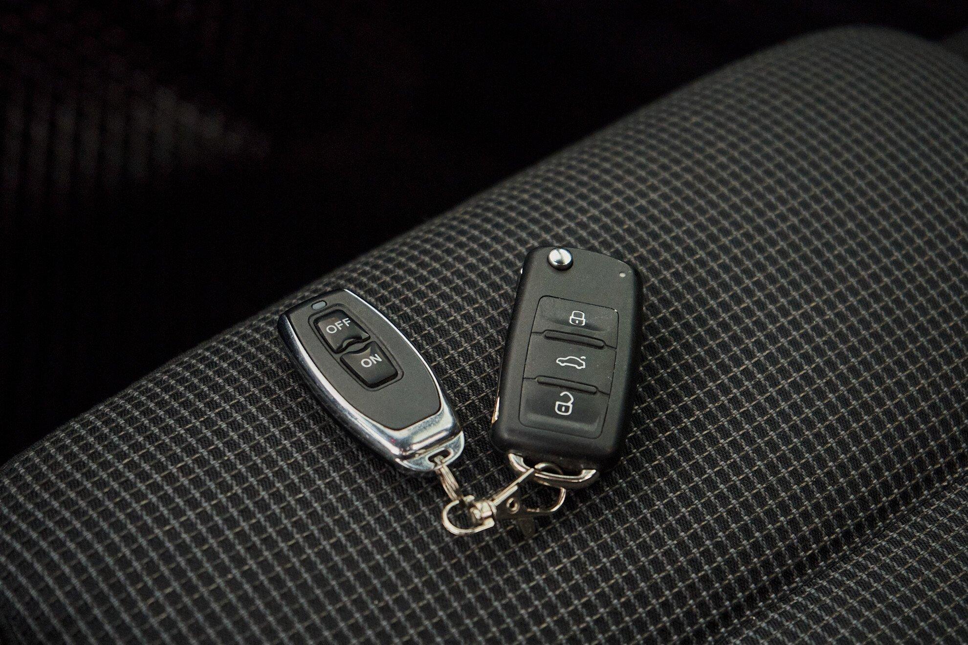 Volkswagen Golf 2012, белый
