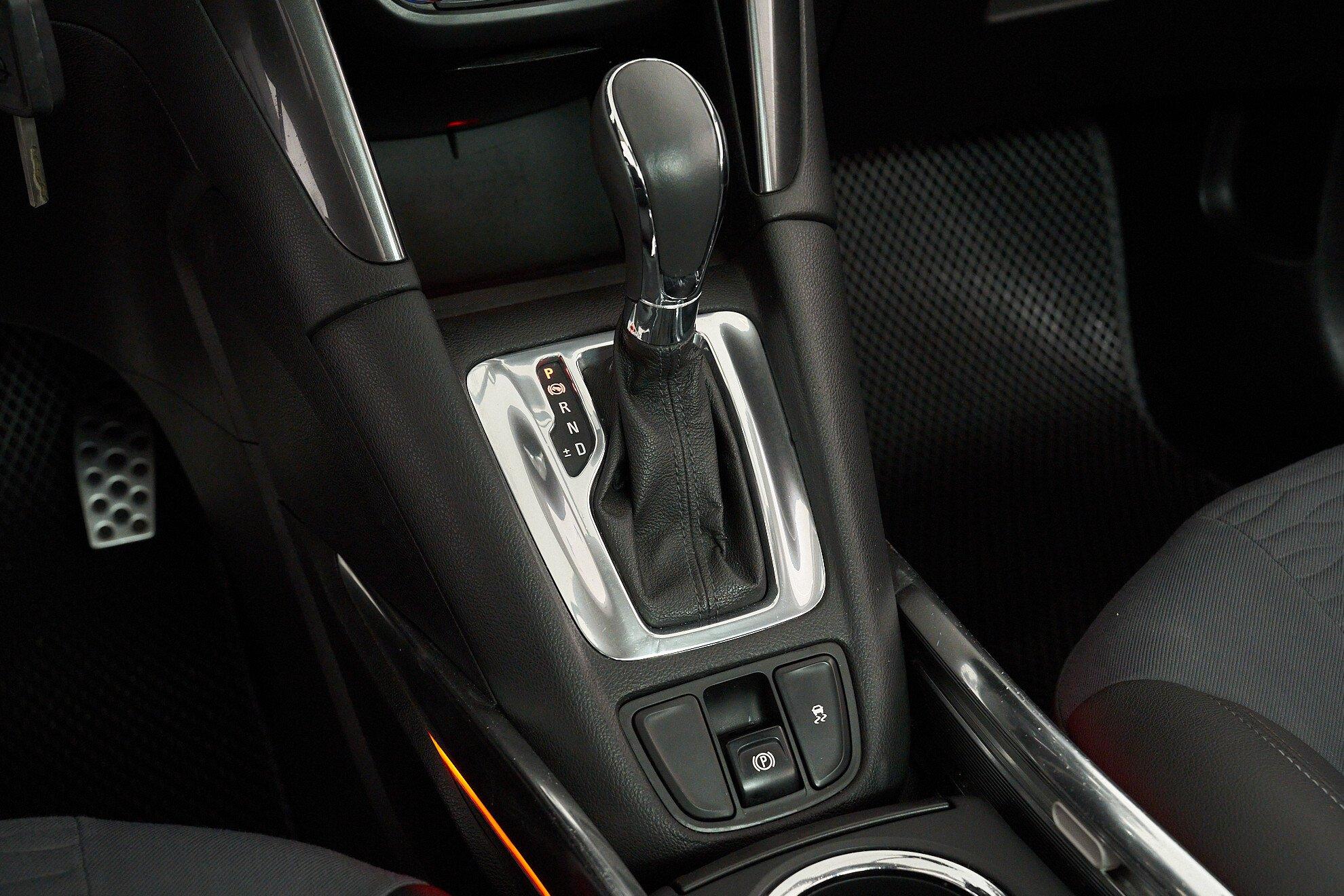 Opel Zafira 2015, серебряный