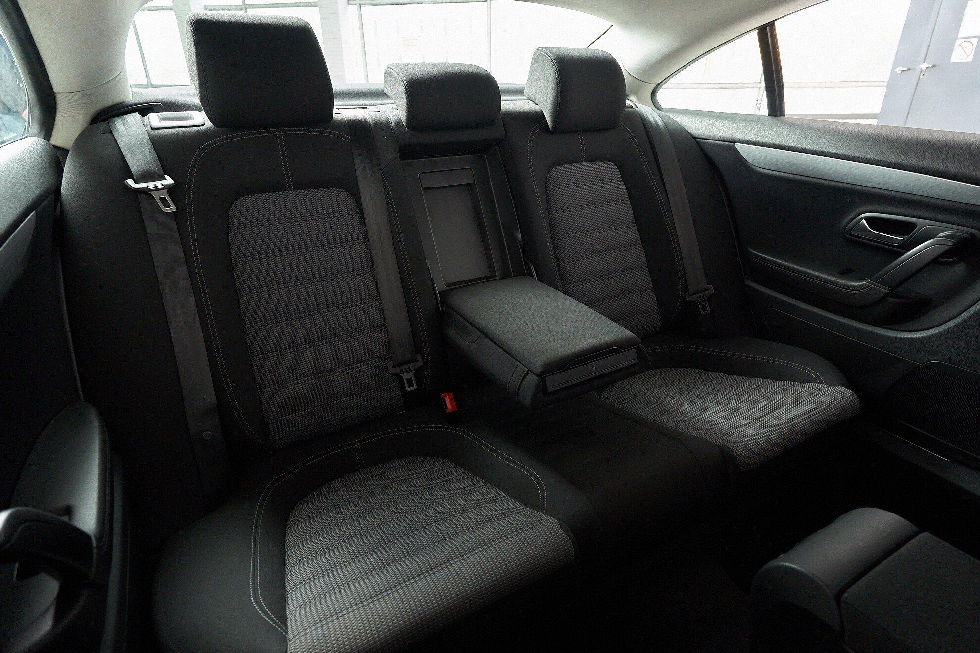 Volkswagen Passat CC 2012, черный