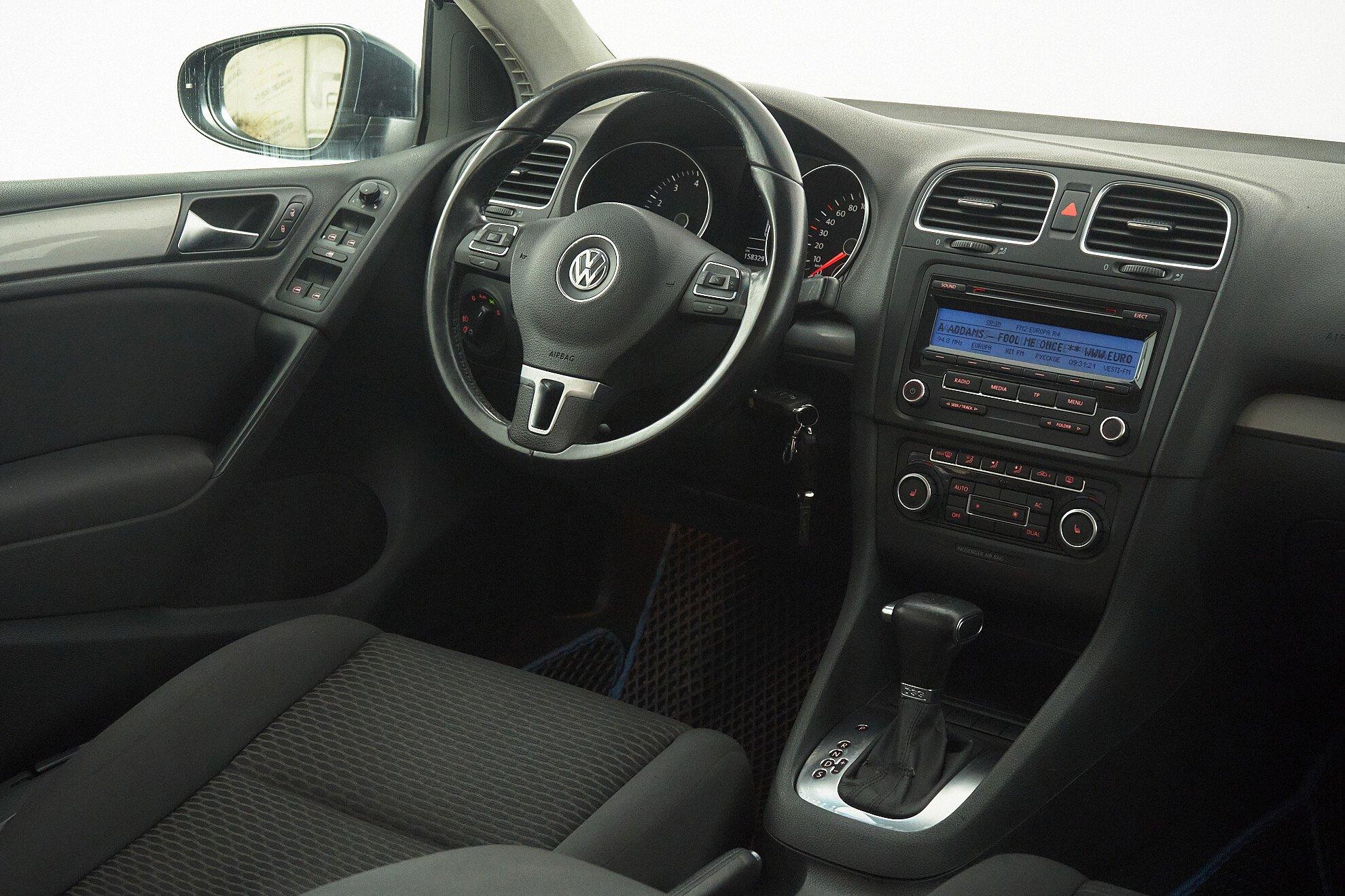 Volkswagen Golf 2011, синий