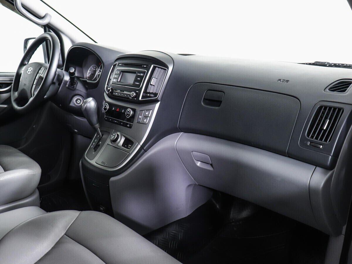 Hyundai Grand Starex 2020, серый