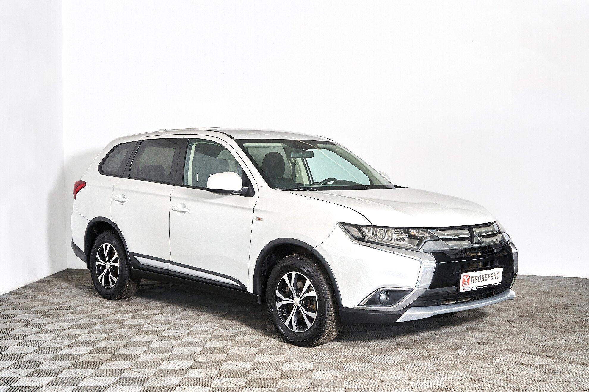 Mitsubishi Outlander 2017, белый