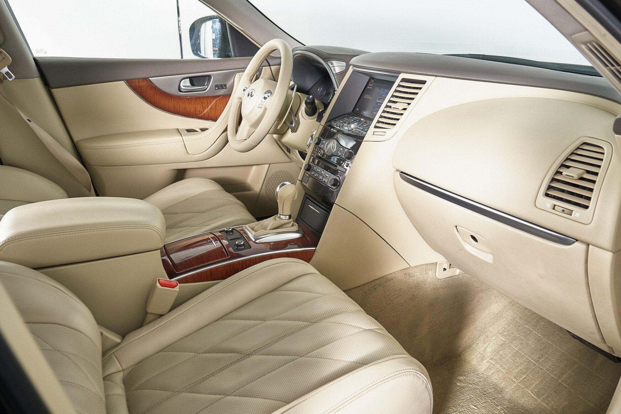 Infiniti FX 2013, черный