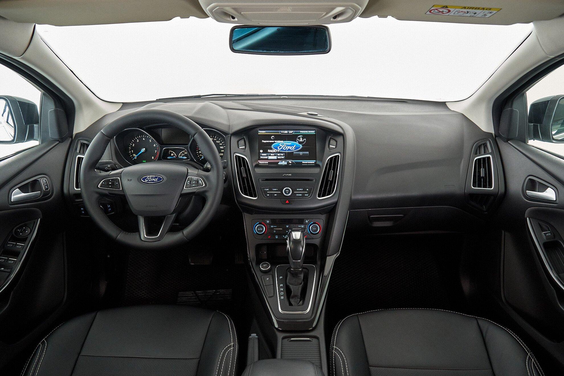 Ford Focus 2018, черный